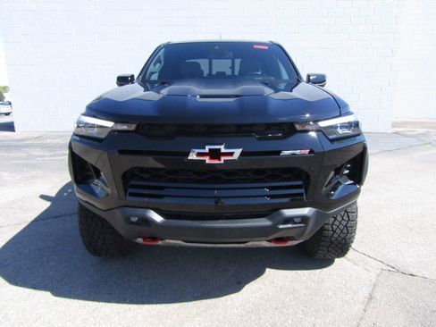 Used 2023 Chevrolet Colorado ZR2 w/ ZR2 Convenience Package III image 3