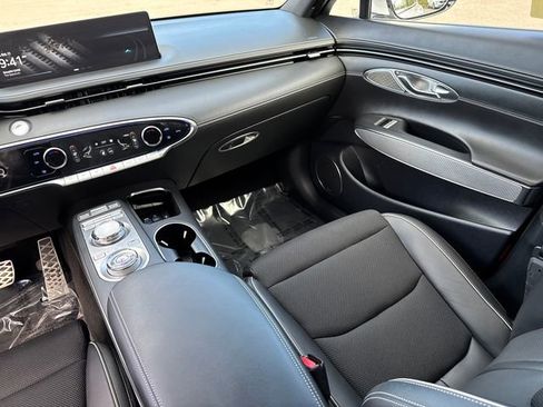 Used 2025 Genesis GV70 2.5T Sport Prestige w/ Sport Prestige Package image 25