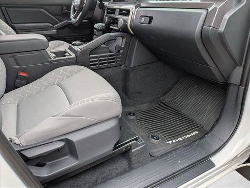 Certified 2026 Toyota Tacoma SR5 AWD/4WD image 15