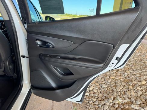 Used 2020 Buick Encore Preferred image 21