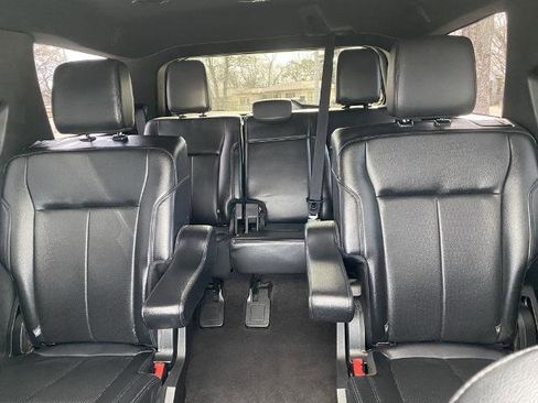 Certified 2021 Ford Expedition XLT image 28