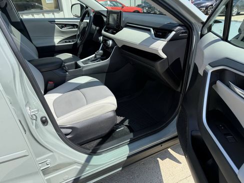 Used 2022 Toyota RAV4 XLE Premium AWD/4WD image 11