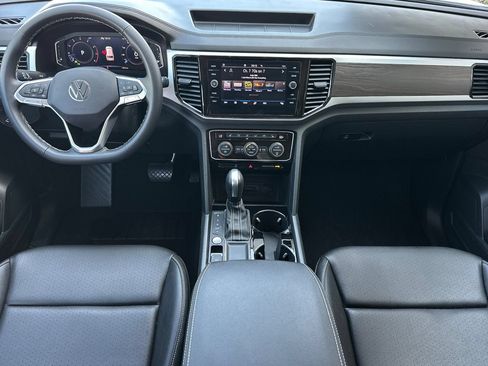Used 2023 Volkswagen Atlas SE w/ Black Wheel Package FWD image 13