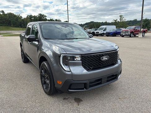 New 2025 Ford Maverick Lariat w/ Black Appearance Package image 6