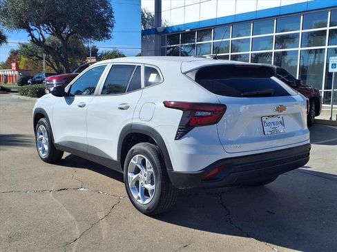 New 2026 Chevrolet Trax LS w/ LS Convenience Package image 2