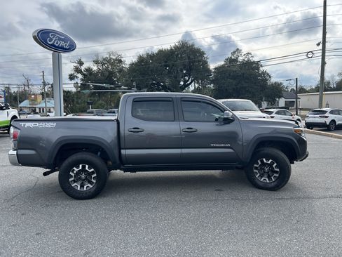 Used 2022 Toyota Tacoma TRD Off-Road image 7