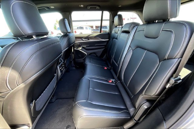 New 2026 Jeep Grand Cherokee Limited AWD/4WD image 10
