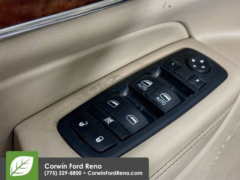 Used 2011 Jeep Grand Cherokee Limited w/ Luxury Group II AWD/4WD image 21