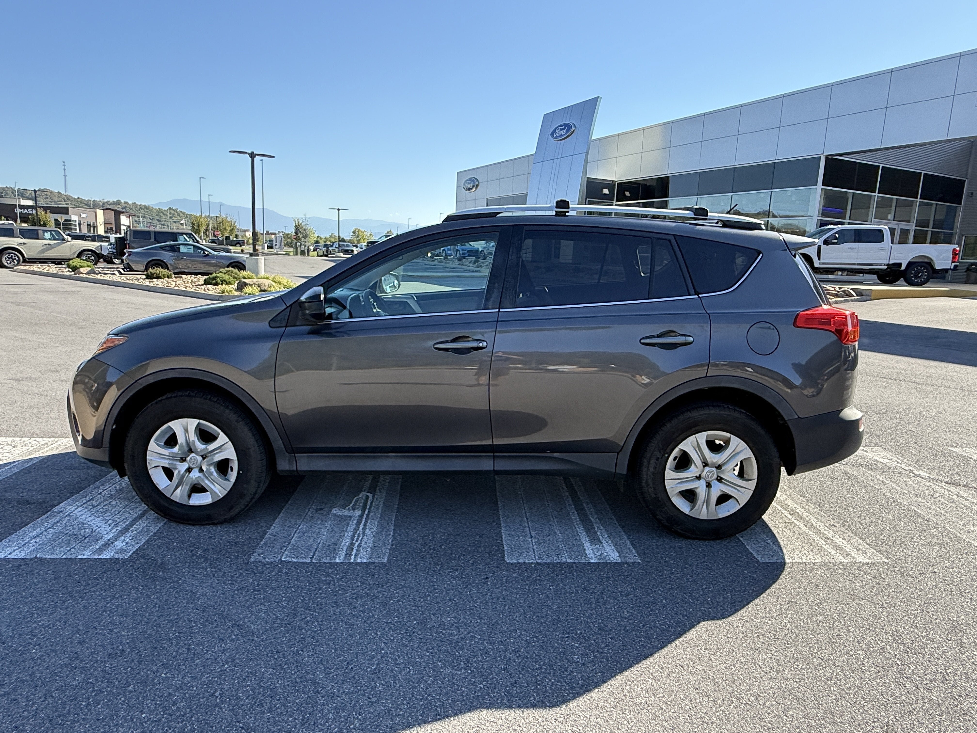 Used 2015 Toyota RAV4 LE AWD/4WD image 8