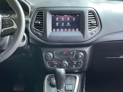 Used 2021 Jeep Compass Latitude AWD/4WD image 12
