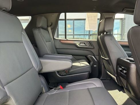 Used 2025 GMC Yukon Denali AWD/4WD image 15