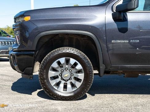 Used 2024 Chevrolet Silverado 2500 Custom w/ Custom Convenience Package image 10