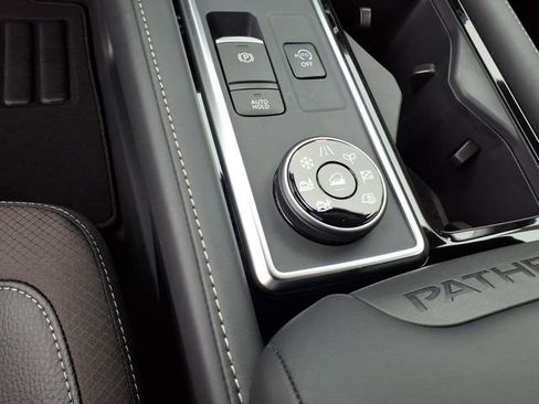 New 2026 Nissan Pathfinder SL AWD/4WD image 14