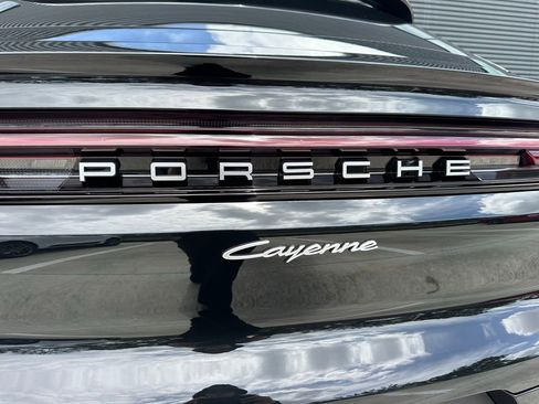 Used 2026 Porsche Cayenne E-Hybrid Coupe AWD/4WD image 14