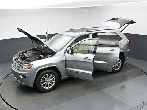 Used 2018 Jeep Grand Cherokee Overland image 48