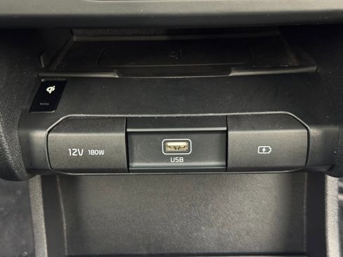 Used 2019 Kia Niro EX Premium image 28