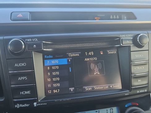 Used 2017 Toyota RAV4 SE image 17