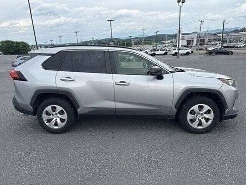 Used 2019 Toyota RAV4 LE image 6