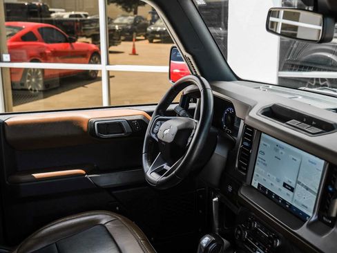 Used 2023 Ford Bronco Outer Banks AWD/4WD image 13