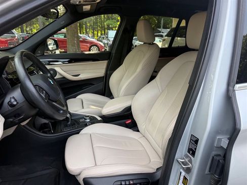 Used 2020 BMW X1 xDrive28i w/ Premium Package AWD/4WD image 9