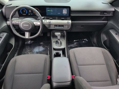 Used 2025 Hyundai Kona SEL FWD image 25