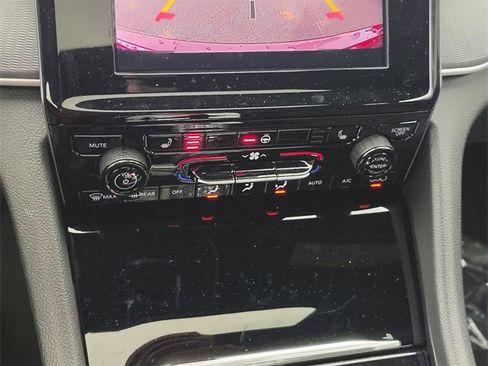 New 2025 Jeep Grand Cherokee Altitude image 25