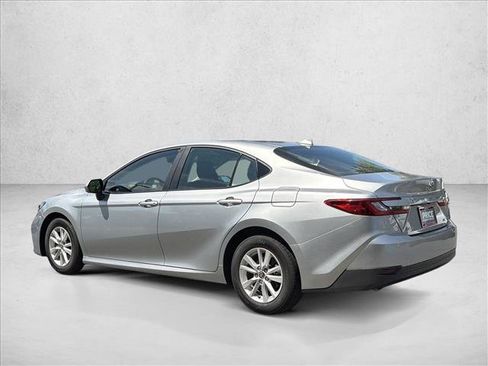 Used 2025 Toyota Camry LE FWD image 7