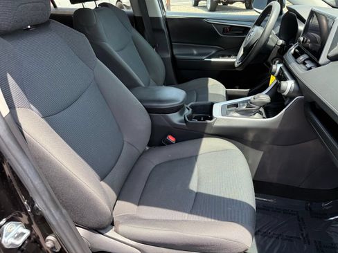 Used 2023 Toyota RAV4 LE AWD/4WD image 27