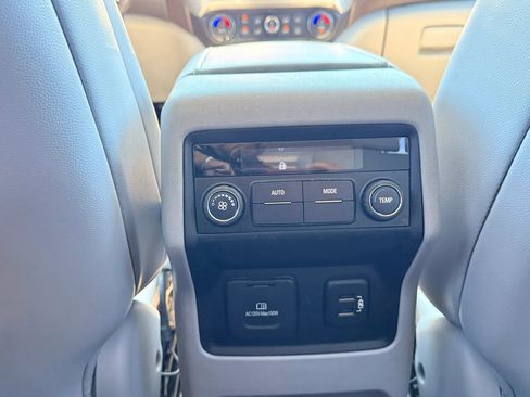 Used 2019 GMC Acadia SLT FWD image 36