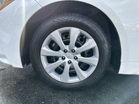 Used 2021 Toyota Corolla LE w/ Carpet Mat Package (TMS) image 23