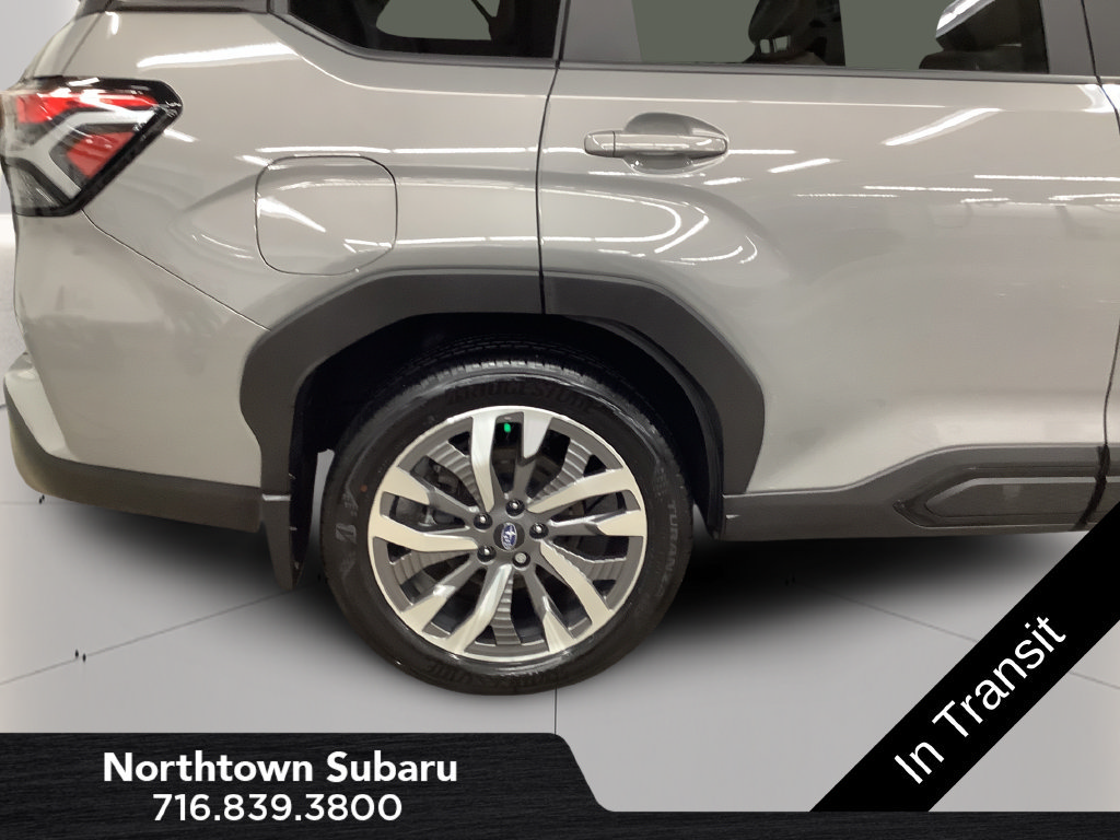 Used 2025 Subaru Forester Touring AWD/4WD image 26