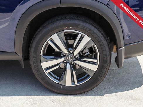 Used 2025 Nissan Rogue SL AWD/4WD image 11