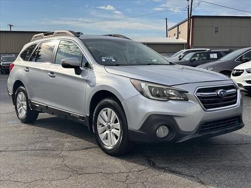 Used 2018 Subaru Outback 2.5i Premium AWD/4WD image 2