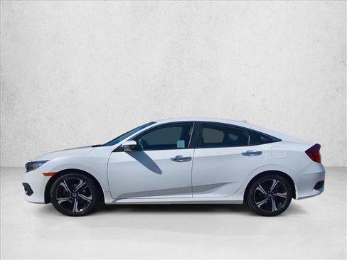 Used 2018 Honda Civic Touring image 9