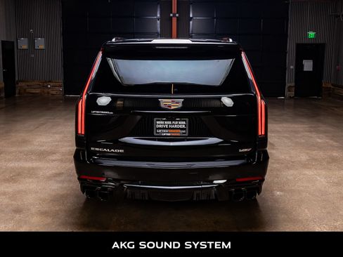 Used 2026 Cadillac Escalade V AWD/4WD image 7