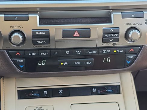 Used 2017 Lexus ES 350 w/ Navigation System Package FWD image 26
