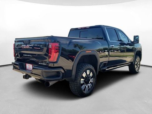 Used 2024 GMC Sierra 2500 Denali w/ Denali Reserve Package AWD/4WD image 4