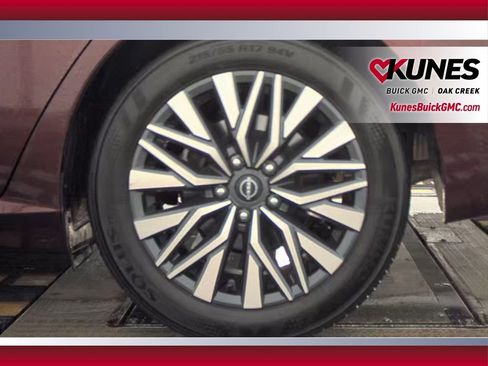 Used 2024 Nissan Altima 2.5 SV image 13