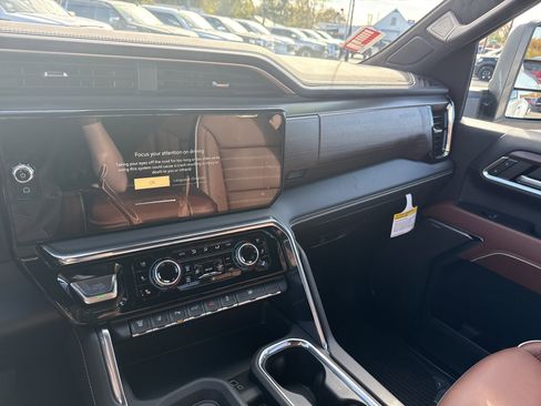 New 2026 GMC Sierra 3500 Denali Ultimate image 24