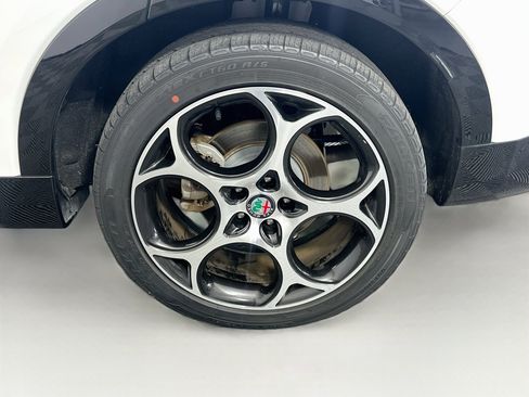 Used 2024 Alfa Romeo Tonale Ti AWD/4WD image 11