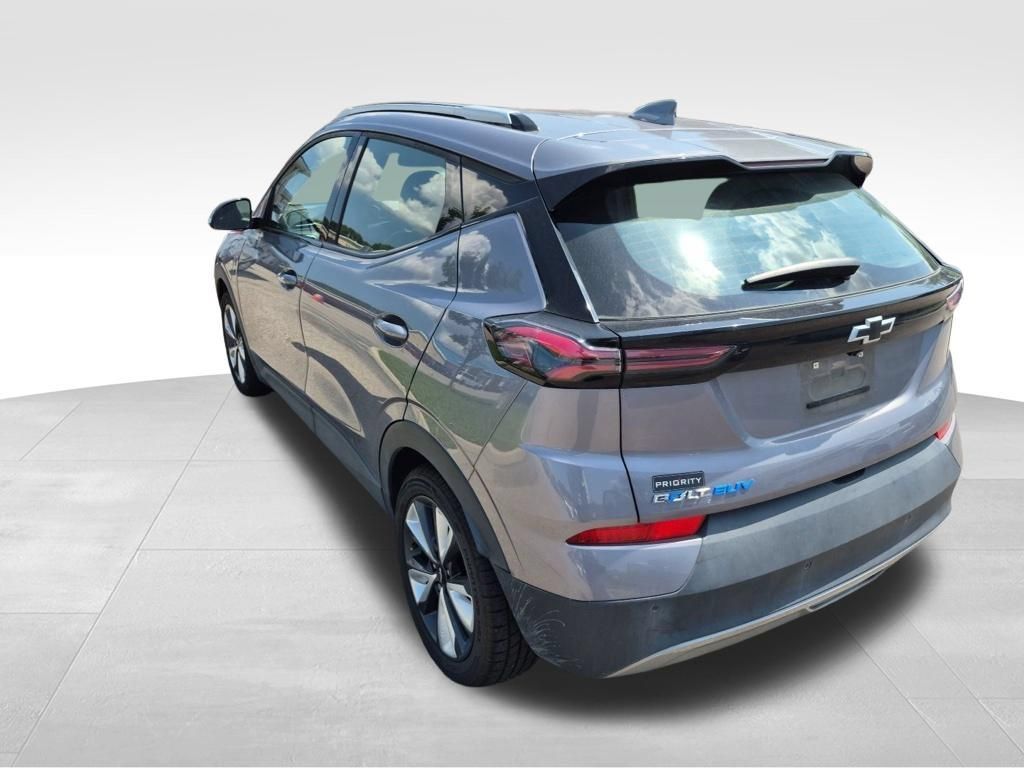 Used 2022 Chevrolet Bolt EUV LT w/ Convenience Package FWD image 14