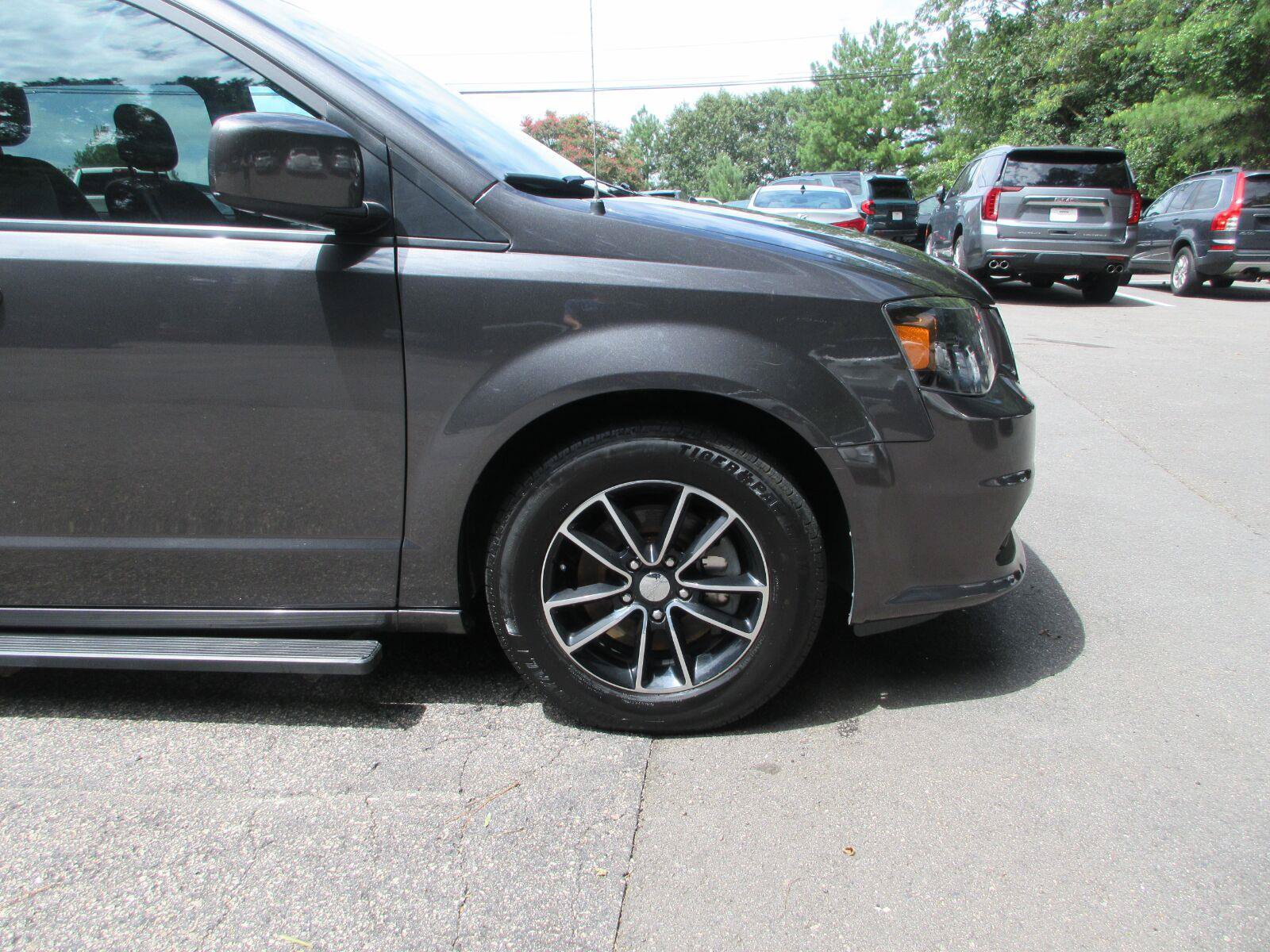 Used 2018 Dodge Grand Caravan GT FWD image 20
