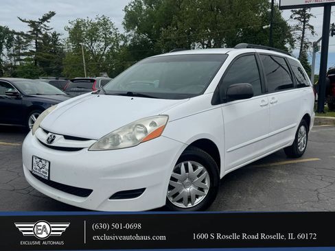 Used 2010 Toyota Sienna LE FWD image 1