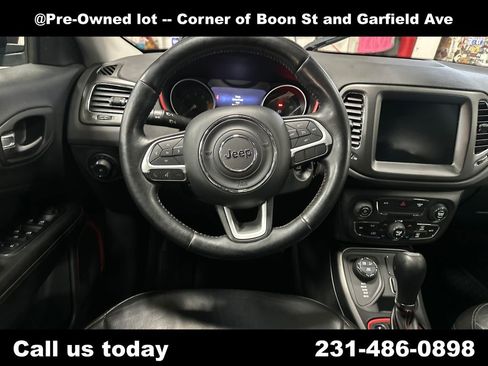 Used 2018 Jeep Compass Trailhawk w/ Leather Interior Group AWD/4WD image 19