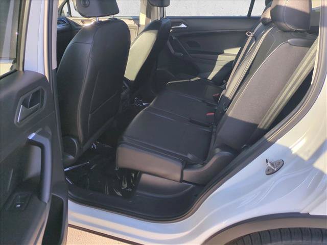 Used 2019 Volkswagen Tiguan SE w/ Panoramic Sunroof Package FWD image 20