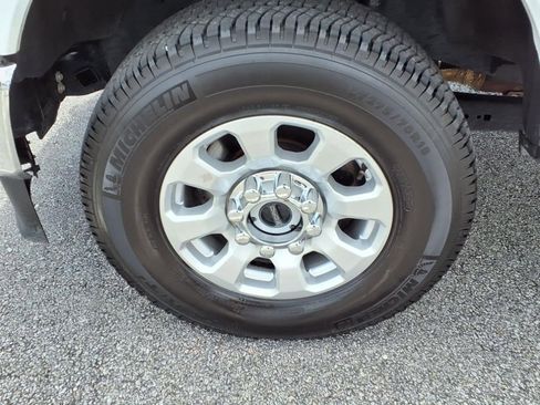 Used 2024 Ford F250 XLT image 13
