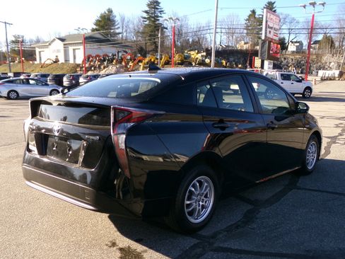 Used 2016 Toyota Prius Two image 6