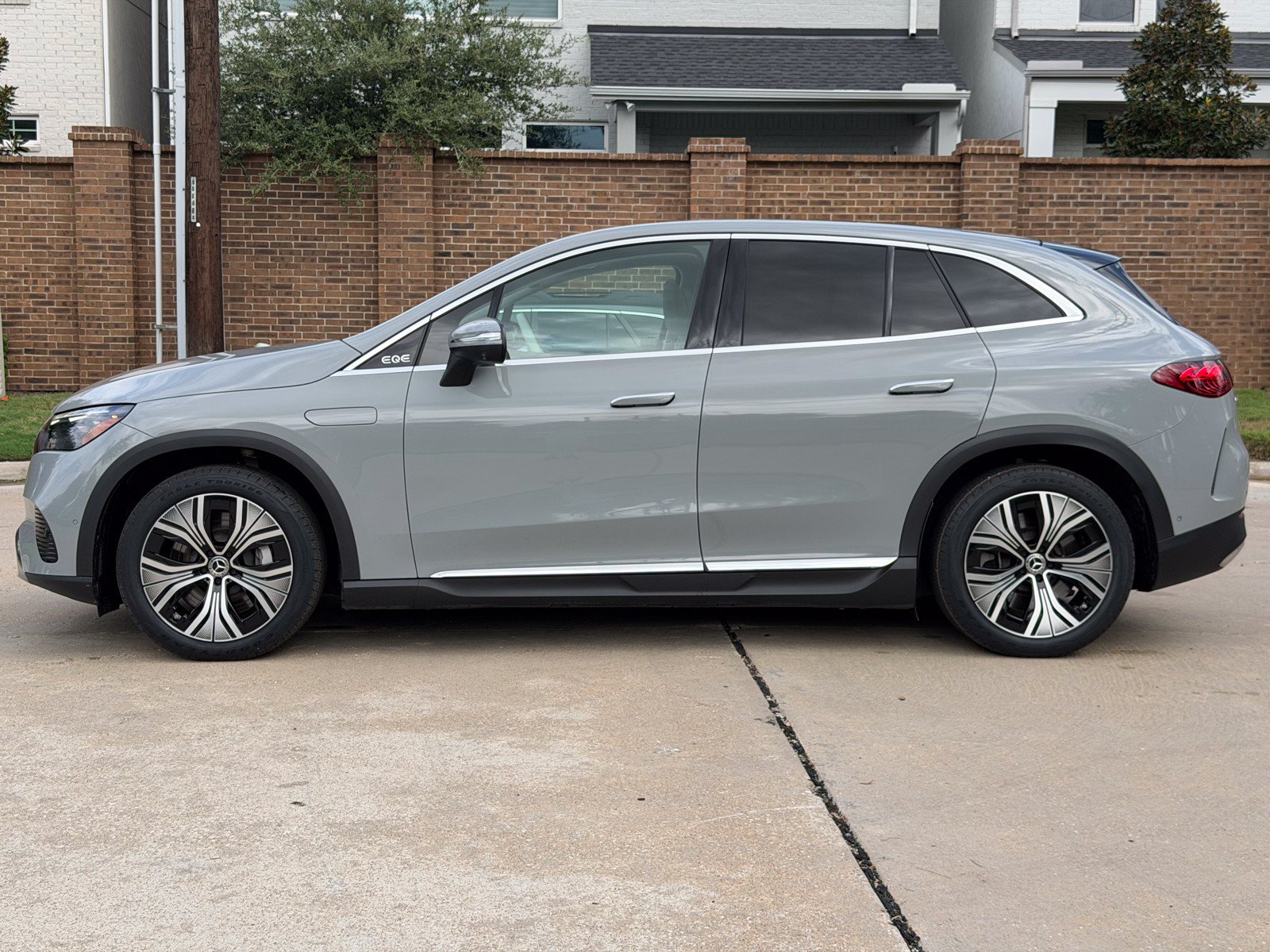 Used 2023 Mercedes-Benz EQE 350+ 4MATIC SUV image 13