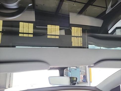 Used 2021 Tesla Model Y Long Range image 21