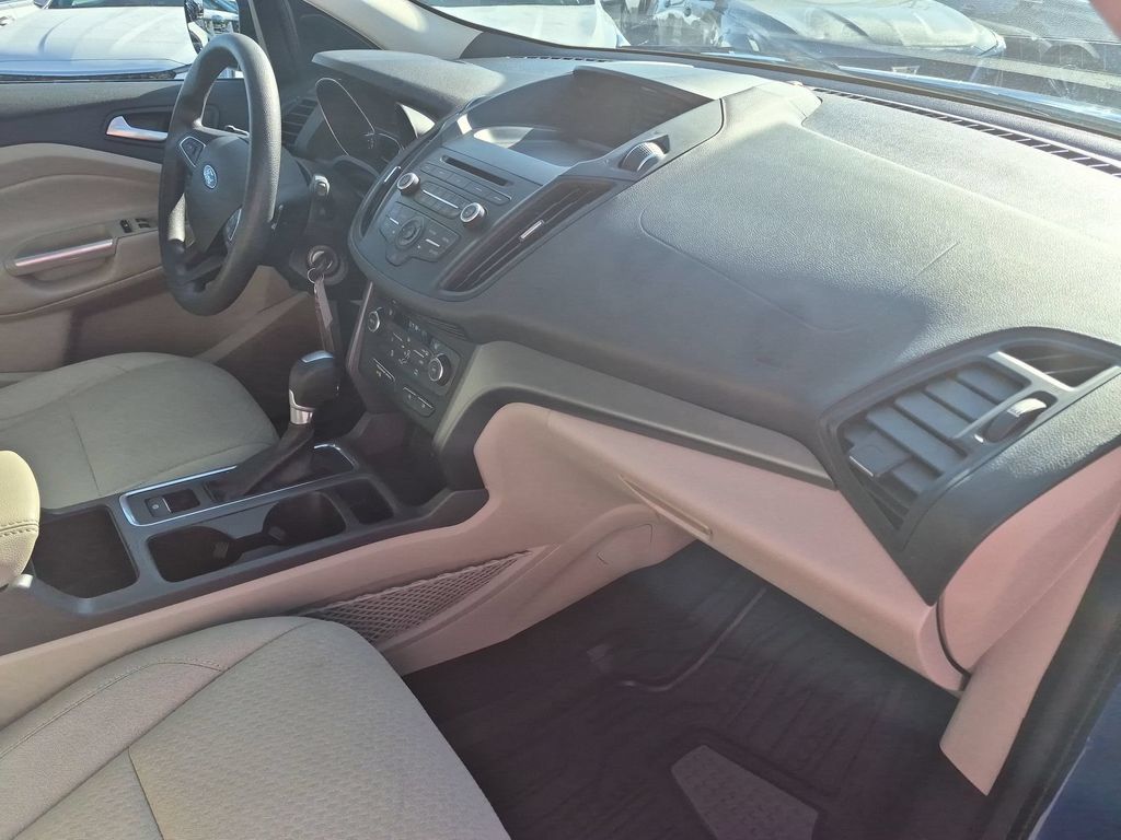 Used 2017 Ford Escape SE FWD image 31